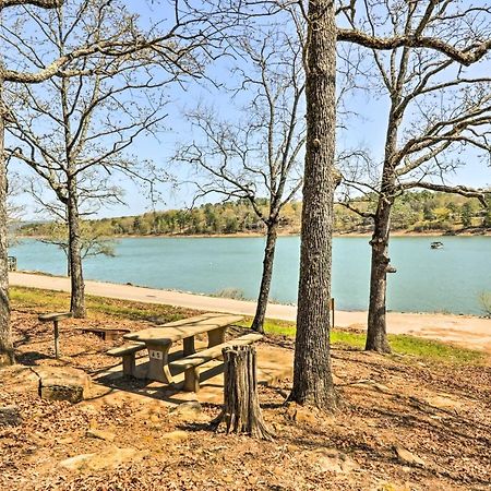 Charming Home With Porch Walk To Greers Ferry Lake! Fairfield Bay Екстериор снимка